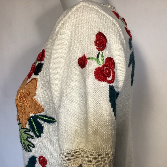 Liz Claiborne Embroidered Short Sleeve Sweater women’s size small - Picture 6 of 10